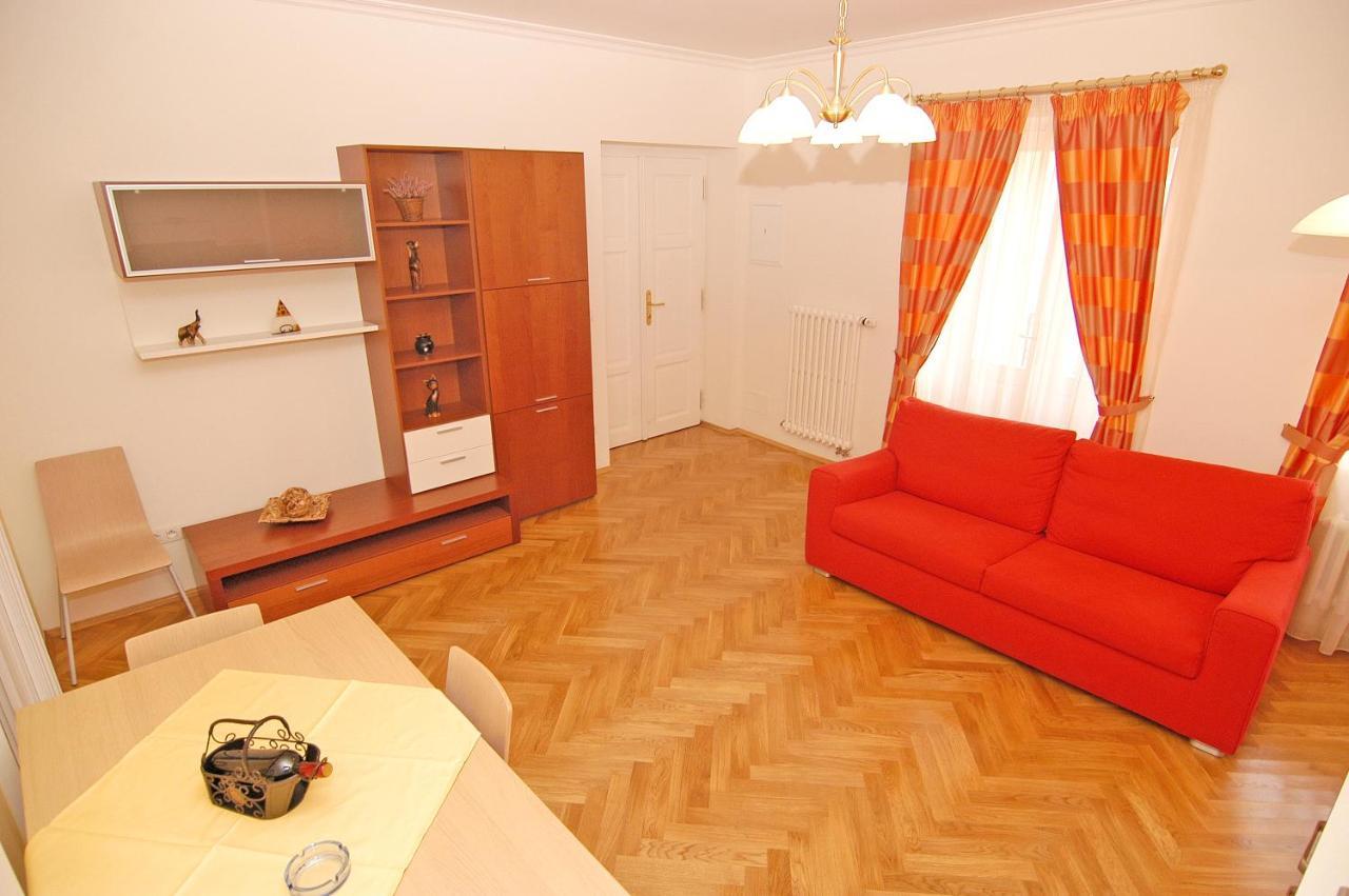Residence La Familia Prag Dış mekan fotoğraf